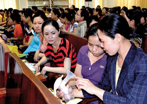 Phụ nữ Việt Nam thời kỳ công nghiệp hóa, hiện đại hóa