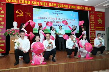 Institute of Nutrition organizes a celebration and art performance to celebrate the 70th anniversary of Vietnamese Doctors' Day