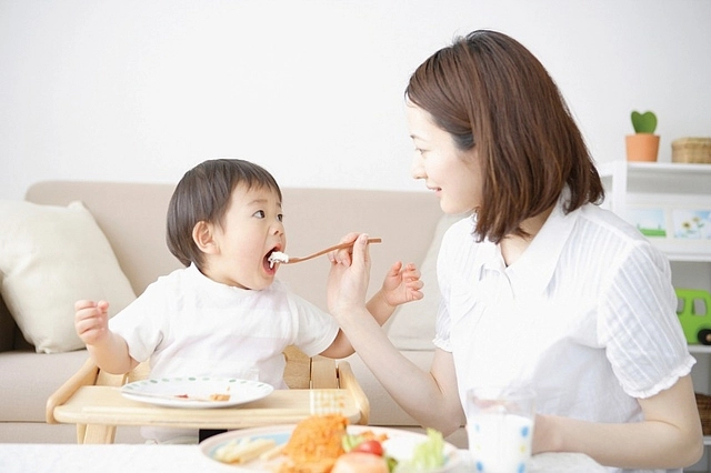 Những sai lầm trong nuôi dưỡng và chăm sóc trẻ