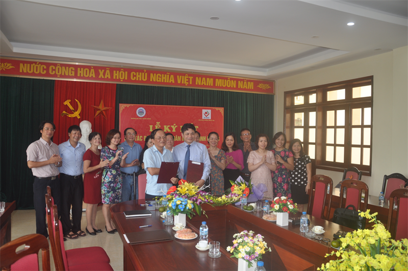 Signing Ceremony of Training Cooperation in Nutrition between the National Institute of Nutrition and Thanh Dong University