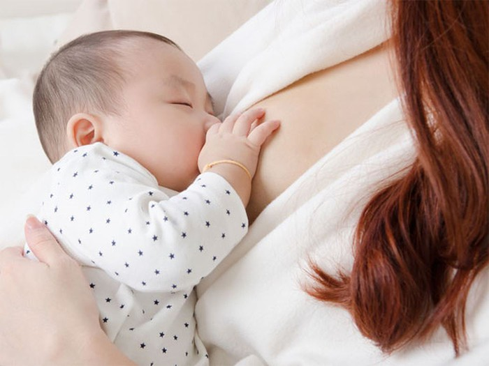Hưởng ứng Tuần lễ Thế giới Nuôi con bằng sữa mẹ (1/8 - 7/8/2017)