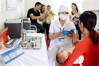 Tránh sai lầm khi chăm sóc trẻ sau tiêm chủng